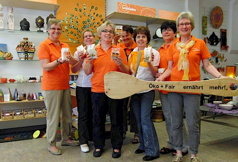 Weltladentag 2010 in Hofgeismar zum Motto "Öko+Fair ernährt mehr!"